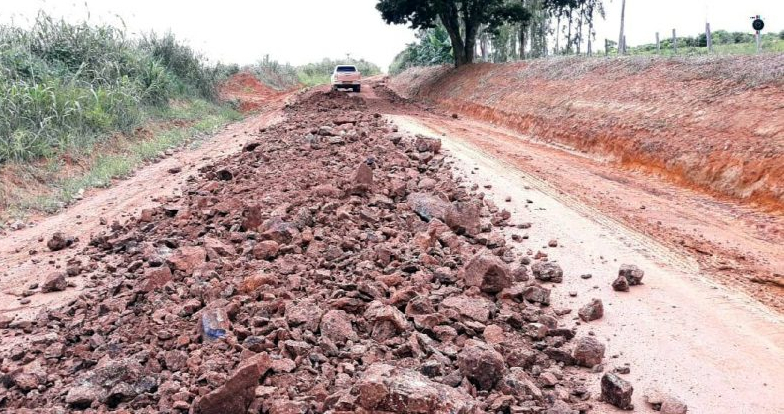 Estradas Transportes Serviços Públicos DER conclui 37 quilômetros