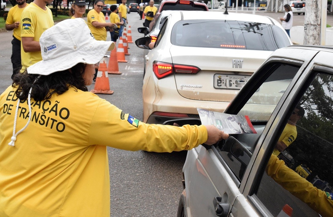 Tr Nsito Detran Realiza A O Educativa Na Opera O Rodovida Em