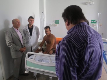 Paciente João Vieira recebe visita de Confúcio Moura