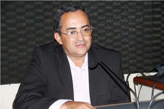 Secretário GIlvan Ramos escalrece dúvidas sobre a legislação das Lojas Franca