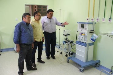 Pimentel faz inspeção das novas salas de cirurgias 