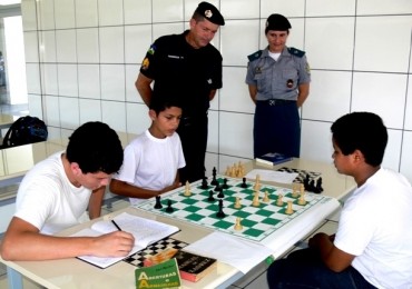 Alunos xadrezistas do Colégio Tiradentes, em Jacy-Paraná, conquistaram os primeiros lugares nos jogos distritais