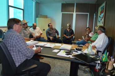 Técnicos da Emater se Reúnem com secretários estadual e municipal de agricultura