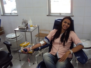 3-Enf. Larissa doando sangue na campanha do hospital