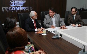 Cônsul Geral do Peru_Serviço consular itinerante_17.11.14_Fotos_Daiane Mendonça (8)