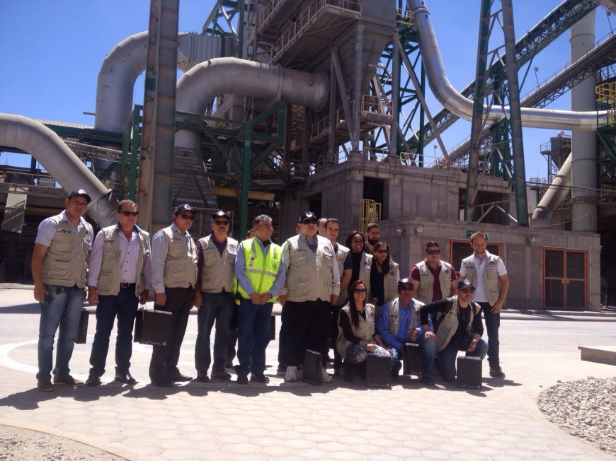 Comitiva de empresario visitando a empresas no Peru promovido pela Cointe 