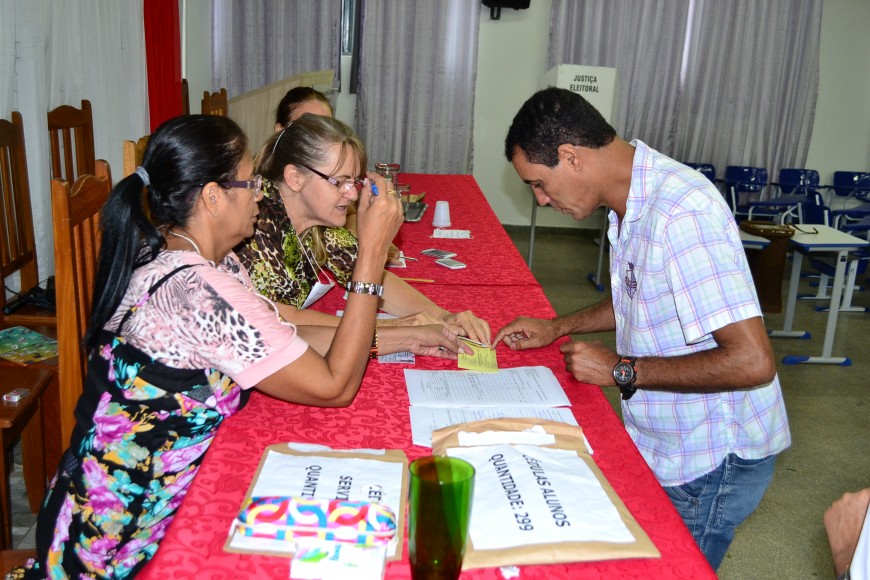 As eleições para a escolha dos diretores das escolas estaduais de Rondônia aconteceram no dia 10 de dezembro de 2014 