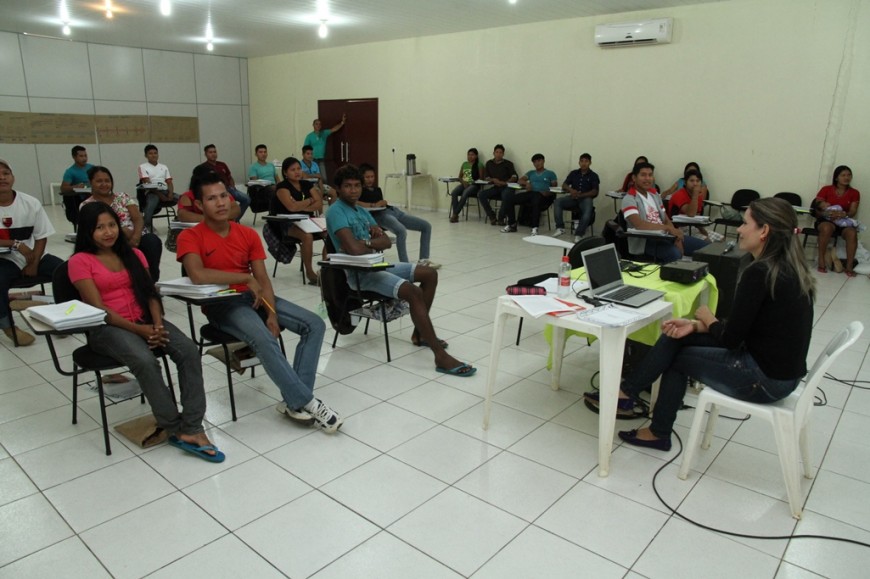 Alunos indígenas são preparados para o Ensino Fundamental nas aldeias de Rondônia