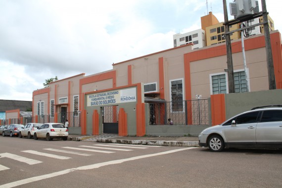 Fachada da Escola Estadual Barão do Solimões