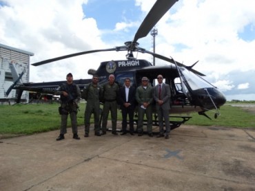 Antonio Carlos Reis e equipe da aeronave Falcão 2