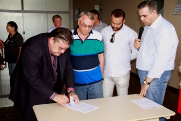 Secretário de Saúde assinou acordo com município 