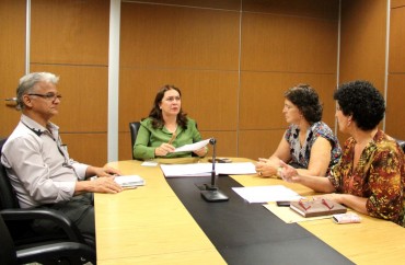 Assuntos pedagógicos e administrativos de escolas estaduais de Ouro Preto d'Oeste foram debatidos em reunião