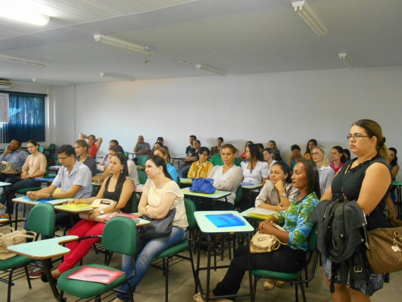 Professores estaduais, municipais, servidores da Unir, Unesc e acadêmicos da Facimed participam do curso