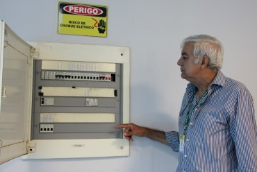 José Wilson é coordenador do programa e conta que foram realizados 100 projetos de manutenção da instalação elétrica