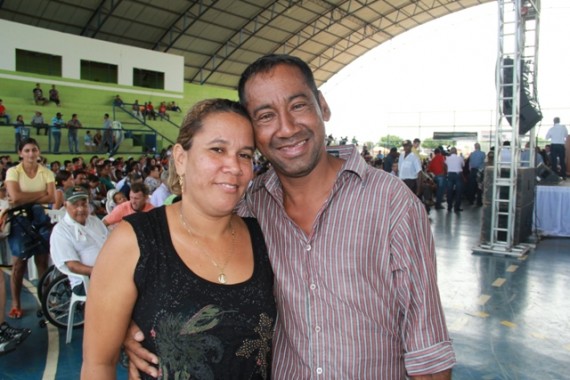 Gesenia e Antônio Cavalcante comemoram o endereço próprio
