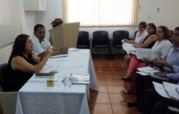Coordenadores regional de educação de Cacoal receberam orientações sobre vigilância monitorada pela secretária Fátima Gavioli