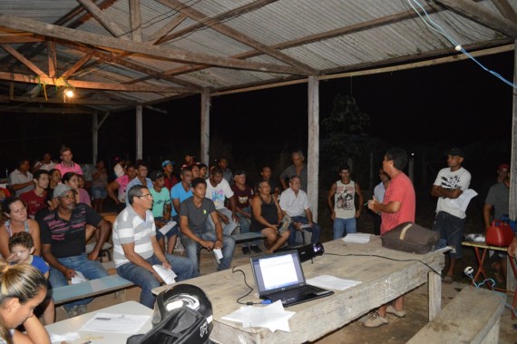 Familias participam de sorteio de alocamento em assentamento do PNCF - Candeias do Jamari 