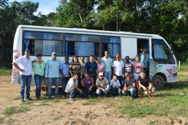 Produtores rurais do Assentamento Madre Cristina  de Ariquemes acompanhados da Secretaria adjutna da Seagri Mary Branganhol - Projeto Piraçaí - Fotos Dhiony Costa e Silva