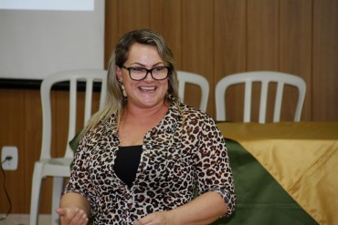 Kátia Cristina S. de Abreu - Dentista