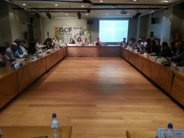 Representantes de diversos países participam da reunião referente ao clima e às florestas