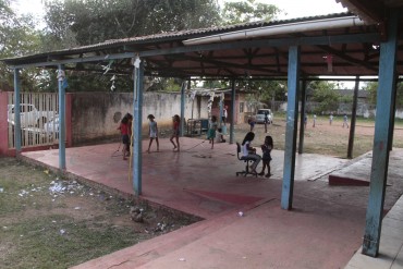 Único poço da Vila Princesa fica na escola