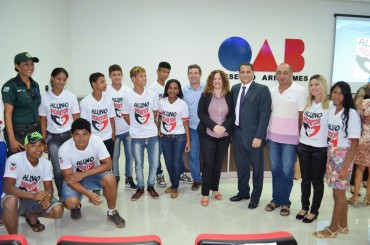Secretário Antônio Carlos Reis com professores, coordenadores e alunos do PAM