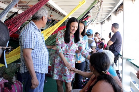 Secretária de Assistência Social de Rondônia, realiza visita as instalações do barco em Porto Velho