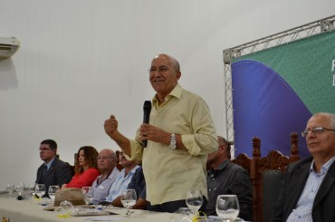 Confúcio Moura destaca a importância da educação de trânsito durante evento em Ariquemes