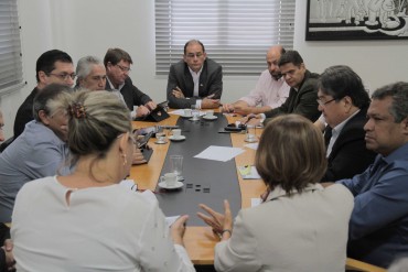 Reunião mediada pelo vice-governador Daniel Pereira, para facilitar a comercialização do pirarucu