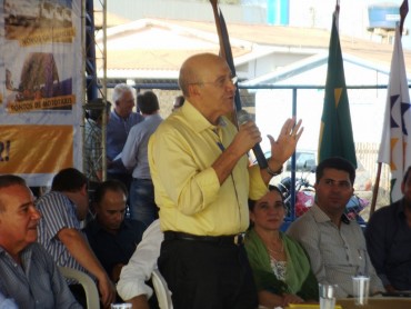 Confúcio Moura participou da entrega da obra ao Dnit na sexta-feira