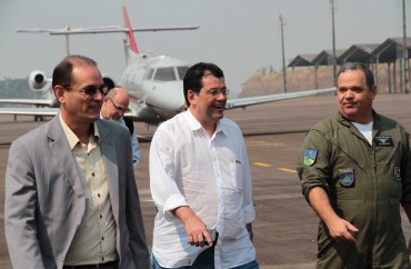 vice-governador Daniel Pereira com o ministro de Minas e Energia, Eduardo Braga, na Base Aérea de Porto Velho  (7)