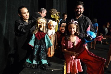 O público infantil adora os espetáculos com marionetes