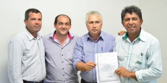 Funcionário de carreira há 25 anos, Francisco de Assis (d) assumiu a regional da Emater em Ji-Paraná