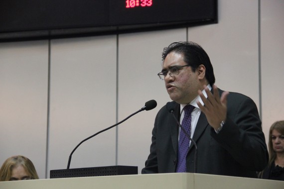 Adjunto da Seduc, Márcio Félix, participou da sessão solene na Assembleia Legislativa em homenagem aos professores 
