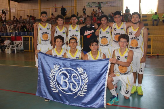 Equipe da Escola Barão do Solimões foi campeã no basquete 