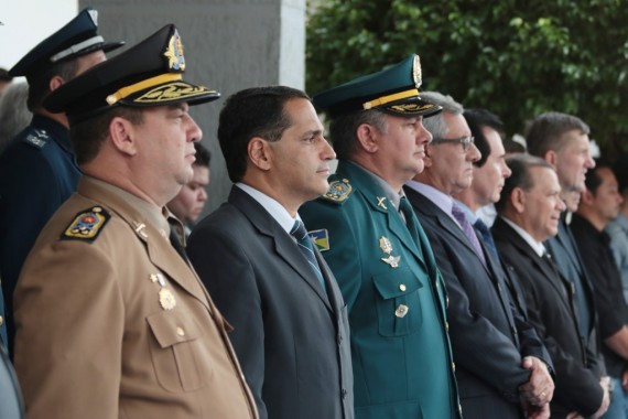 Autoridades civis e militares participaram da solenidade comemorativa 
