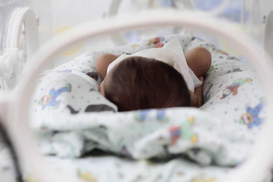Em Rondônia, lei torna teste do olhinho obrigatório em recém-nascidos