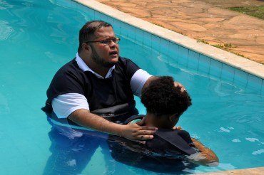Três adolescentes foram batizadas após culto realizado dentro da unidade socioeducativa