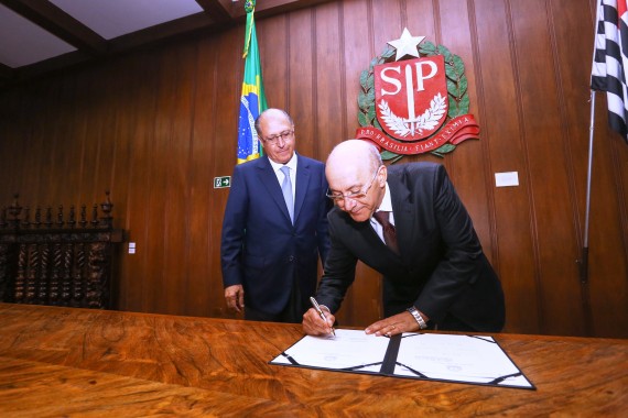 Governadores Confúcio Moura e Geraldo Alckimin assinam convênio