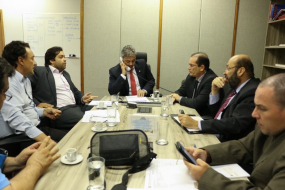 Vice-governador de Rondônia, Daniel Pereira, em reunião na Superintendência de Patrimônio da União