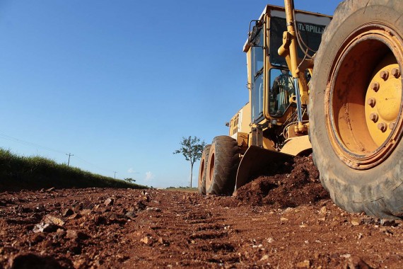 Convênio para a recuperação das estradas dos assentamentos será mantido pelo governo estadual com o Incra
