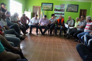 Reunião em Mirante com prefeito, vereadores e secretários