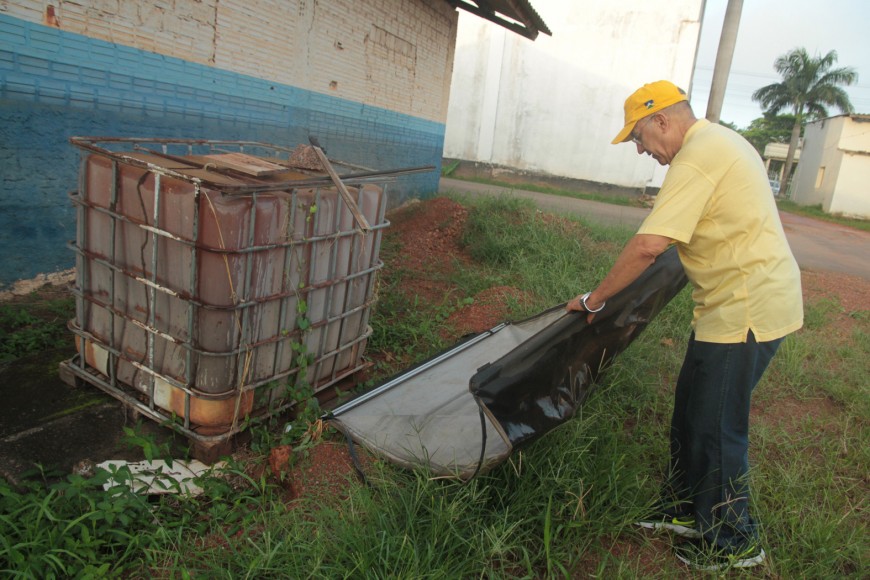 Confúcio Moura fiscalizou algumas instalações públicas para eliminar locais com potencial para a proliferação do mosquito