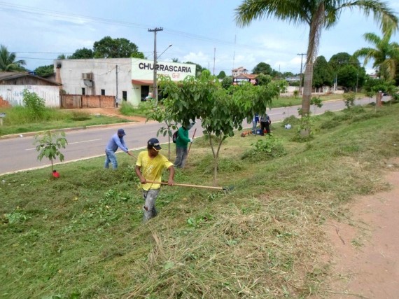 Reeducandos do remi semi aberto são responsáveis pela limpeza das ruas do município