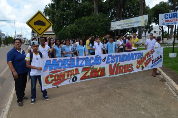 Alunos da Escola Migrantes participaram de mobilização nas ruas de Ariquemes