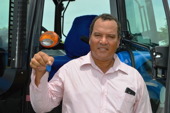 Em 2016 o produtor rural Vasconcelos Teixeira Helena, de São Francisco do Guaporé aproveitou e comprou um trator.