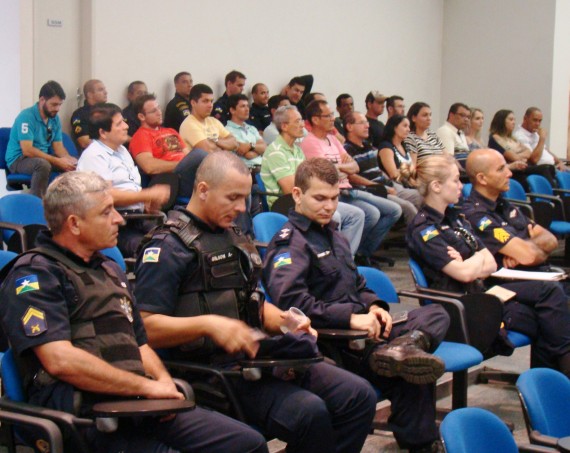 Policiais participaram do ciclo de palestras em Cacoal sobre preservação do local de crime