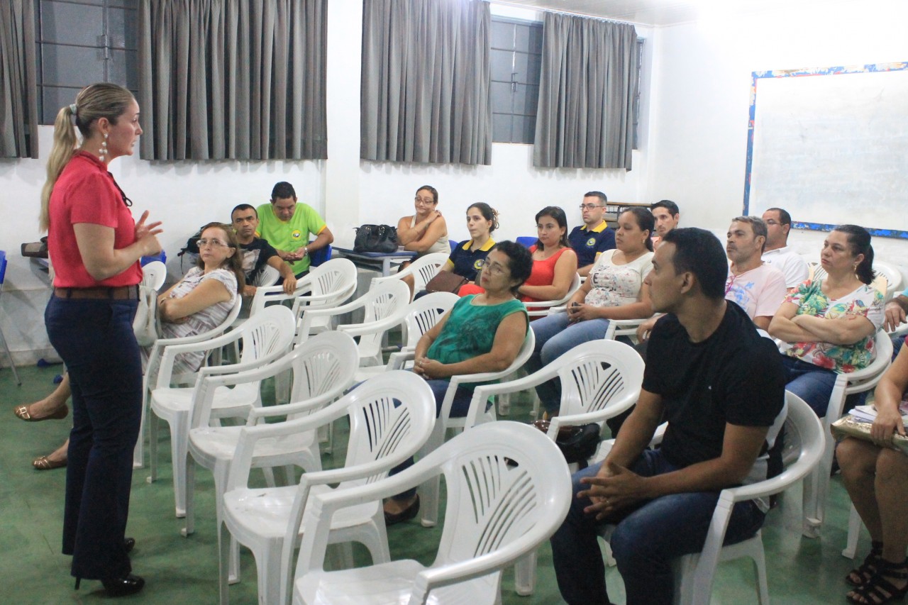 Educação - Delegada palestra na Escola Eduardo Lima e Silva sobre ...