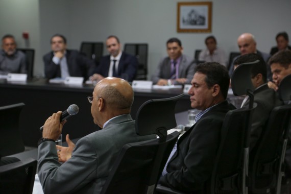 Confúcio Moura coordena a 50ª reunião do Conder.  