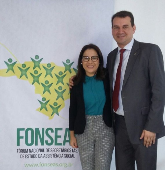 Secretária Hérka com o presidente do Fonseas,  Josbertini Clementino